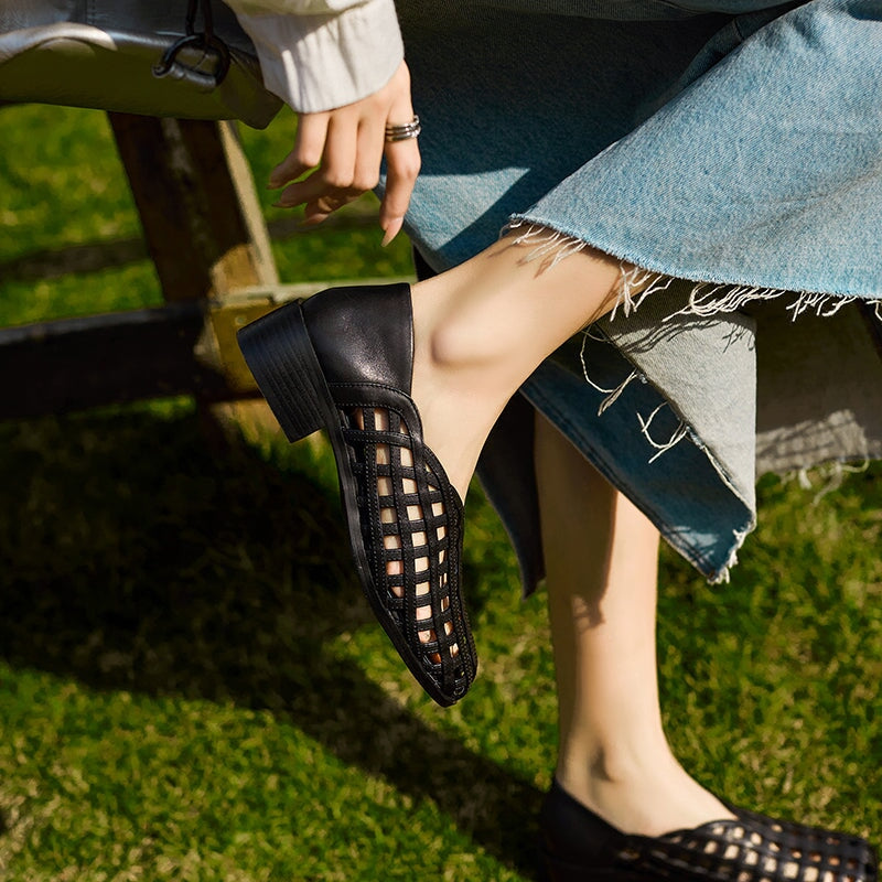 Women's Wide-Fit Woven Cow Leather Closed-Toe Block Heel Mules in Black