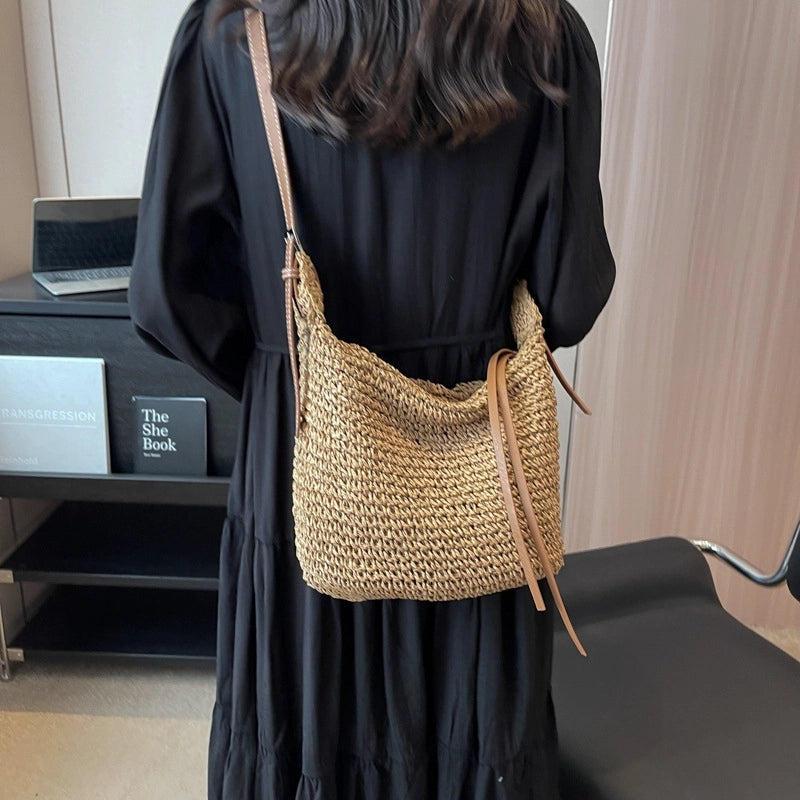 Women's Medium All Seasons Straw Classic Style Shoulder Bag