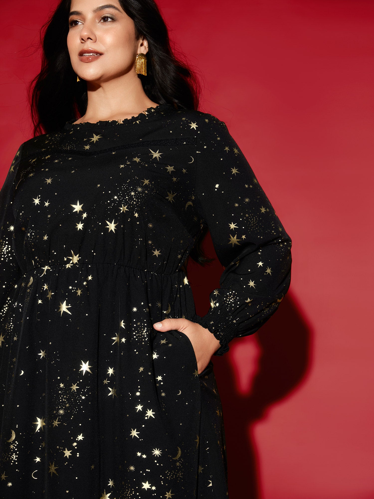 Star Printed Lace Neckline Midi Dress