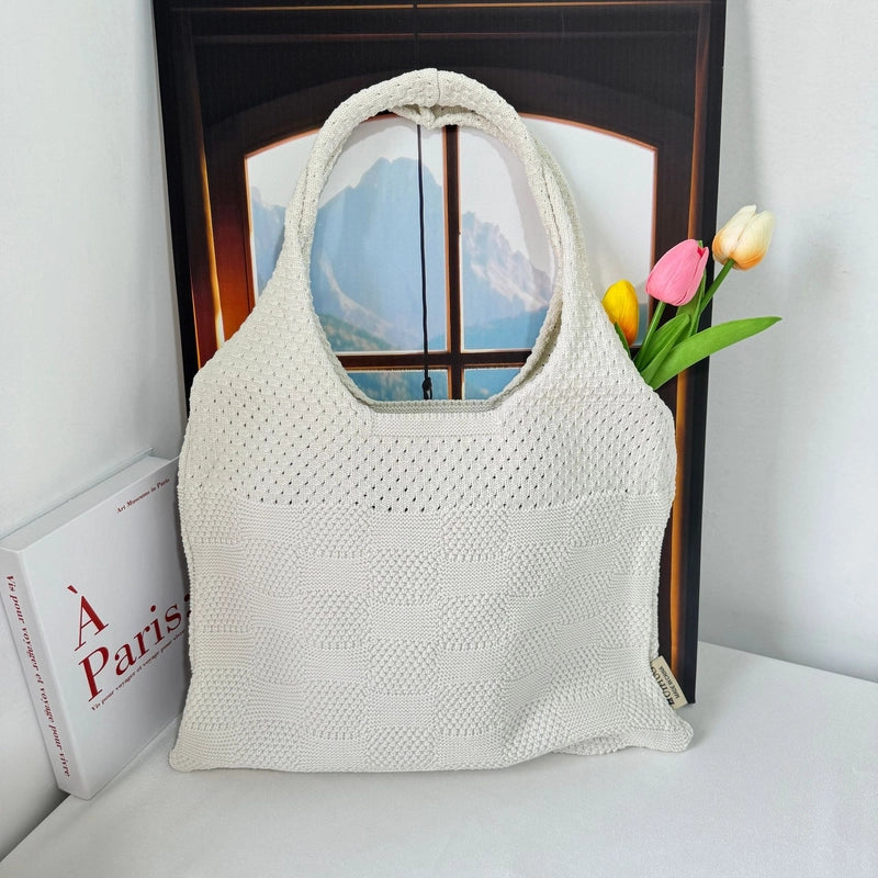 Women's Medium Polyester Heart Shape Streetwear Open Underarm Bag