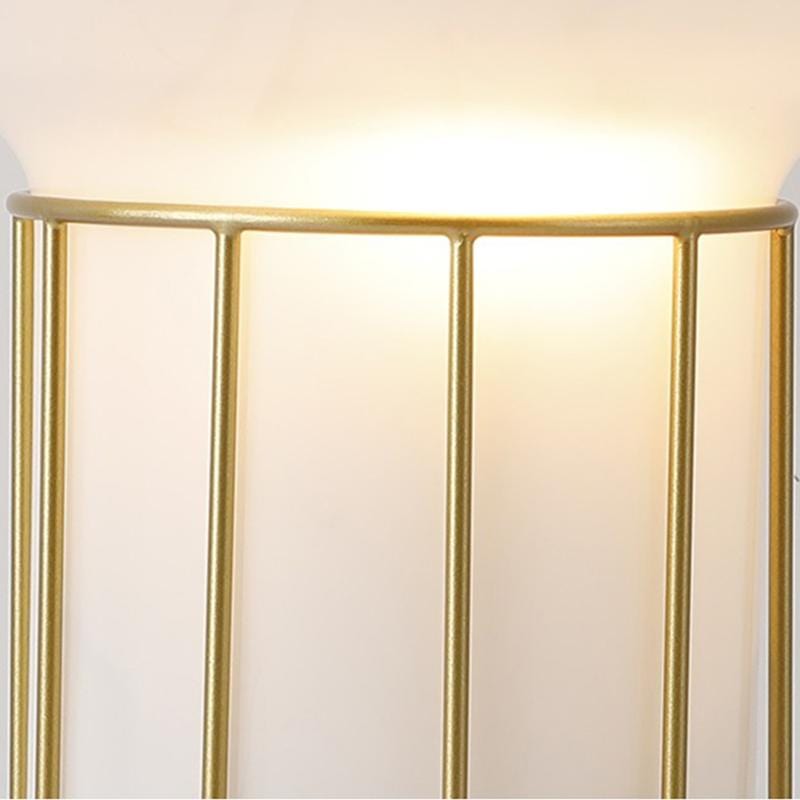 Brynjar | Frosted Glass Table Lamp