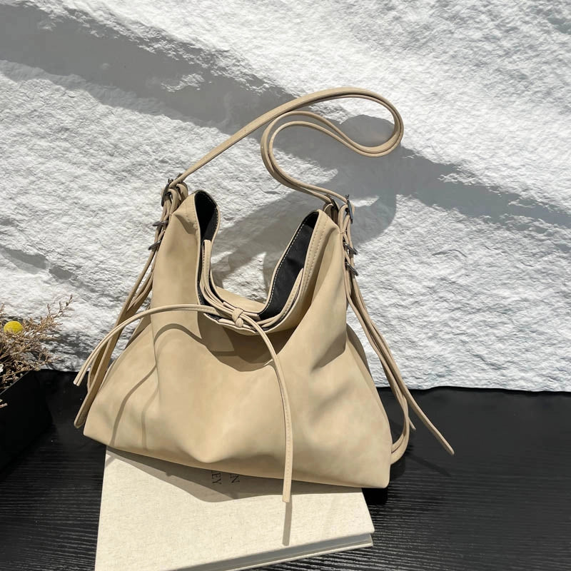 Women's Pu Leather Solid Color Classic Style Dumpling Shape Magnetic Buckle Shoulder Bag