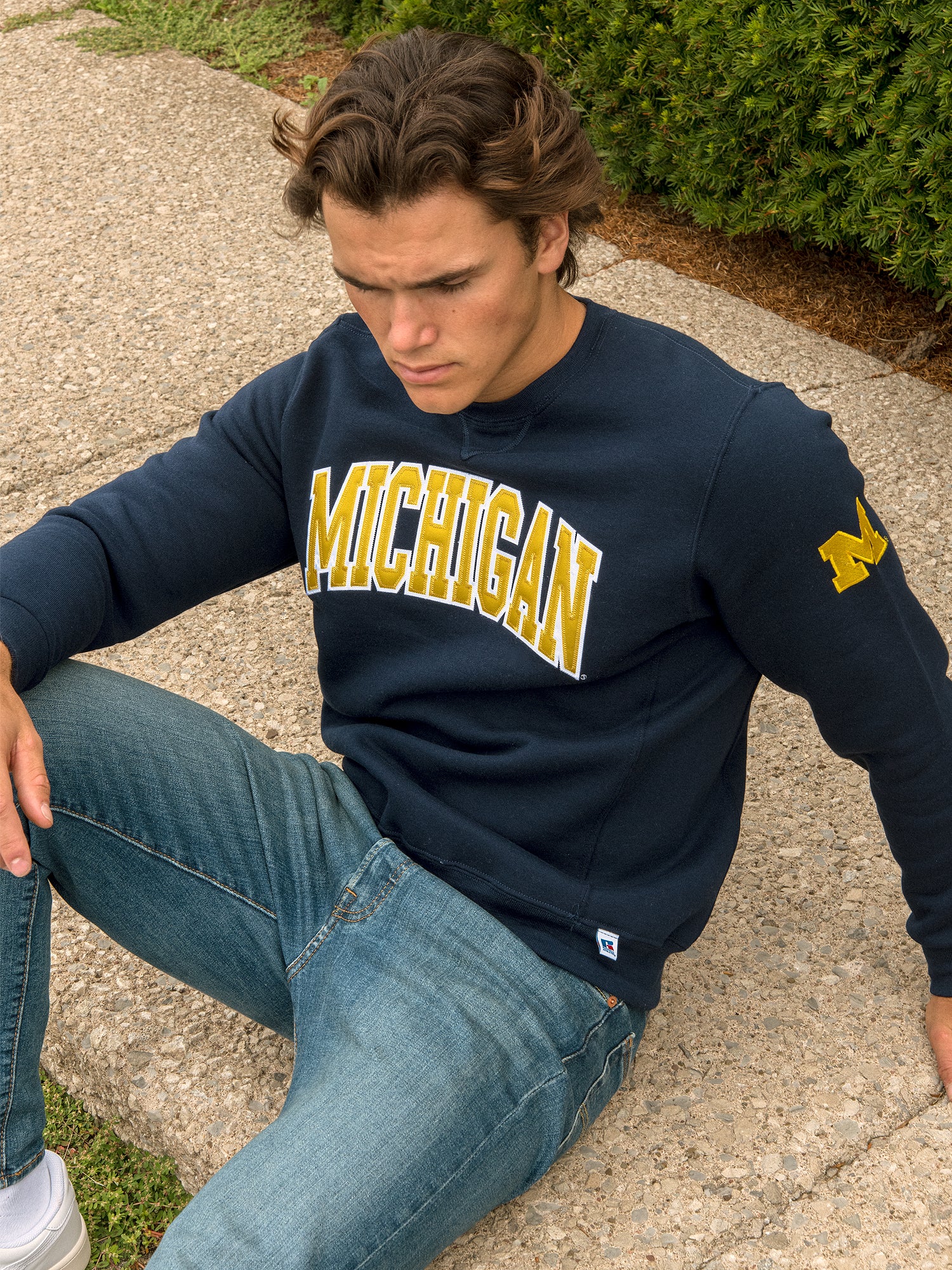 RUSSELL MICHIGAN SLEEVE EMBROIDERED CREW