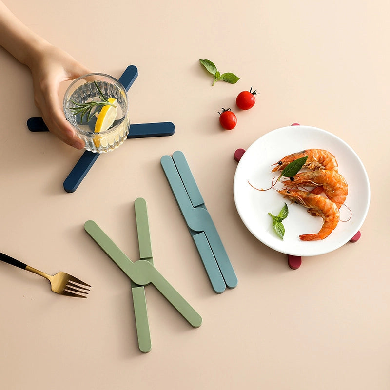Folding Placemat Heat Insulation Mat Household Dining Table Soft Rubber Coaster Anti-scalding Bowl Mat High Temperature Anti-Slip Dining Table Silicone Mat