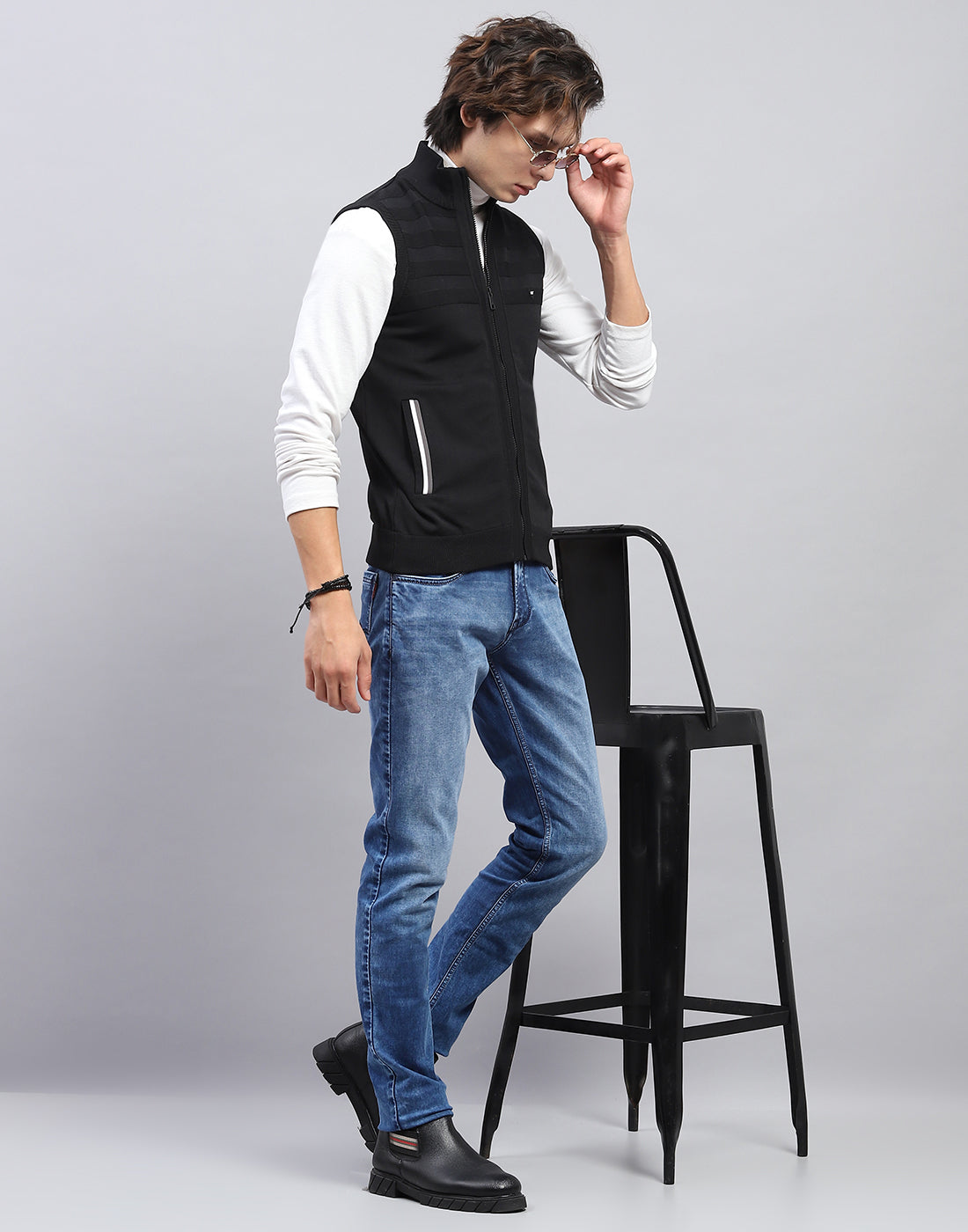 Men Black Solid Mock Neck Sleeveless Sweater