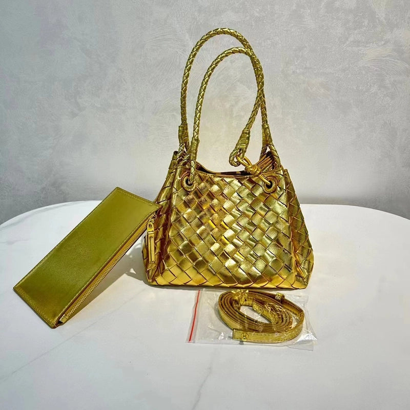 Women's Pu Leather Solid Color Classic Style Weave Bucket Magnetic Buckle Handbag