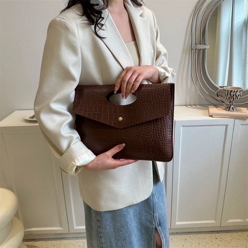 Women's Pu Leather Solid Color Streetwear Square Magnetic Buckle Clutch Bag