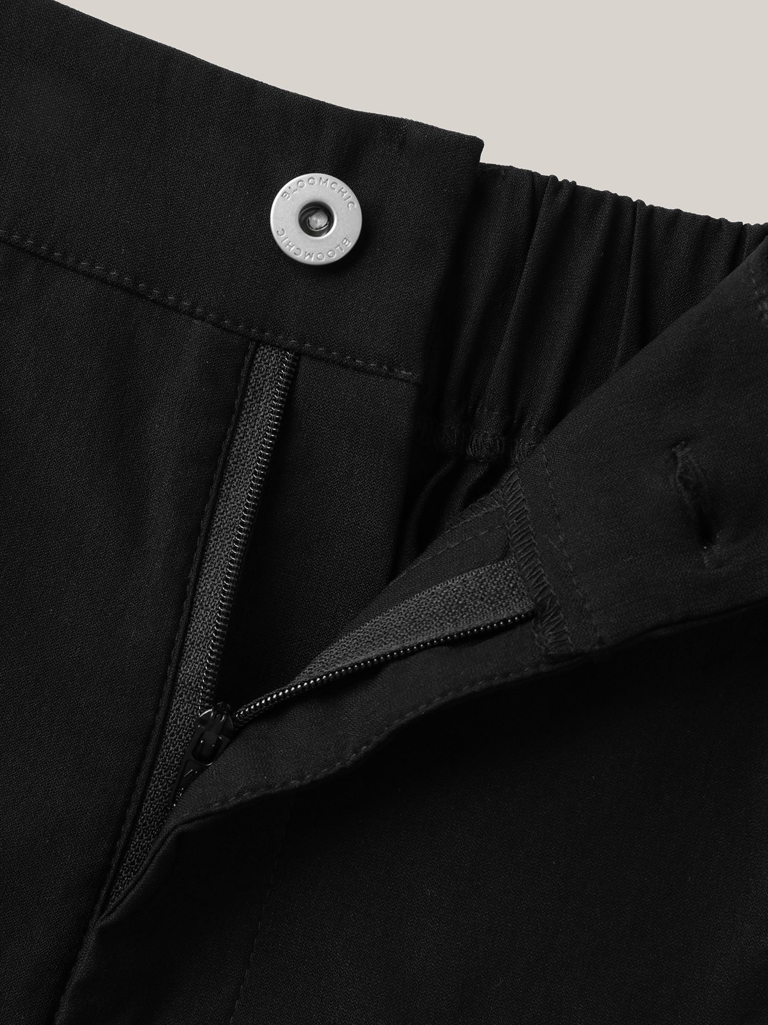 Rubber Waist Zipper Pockets Shorts
