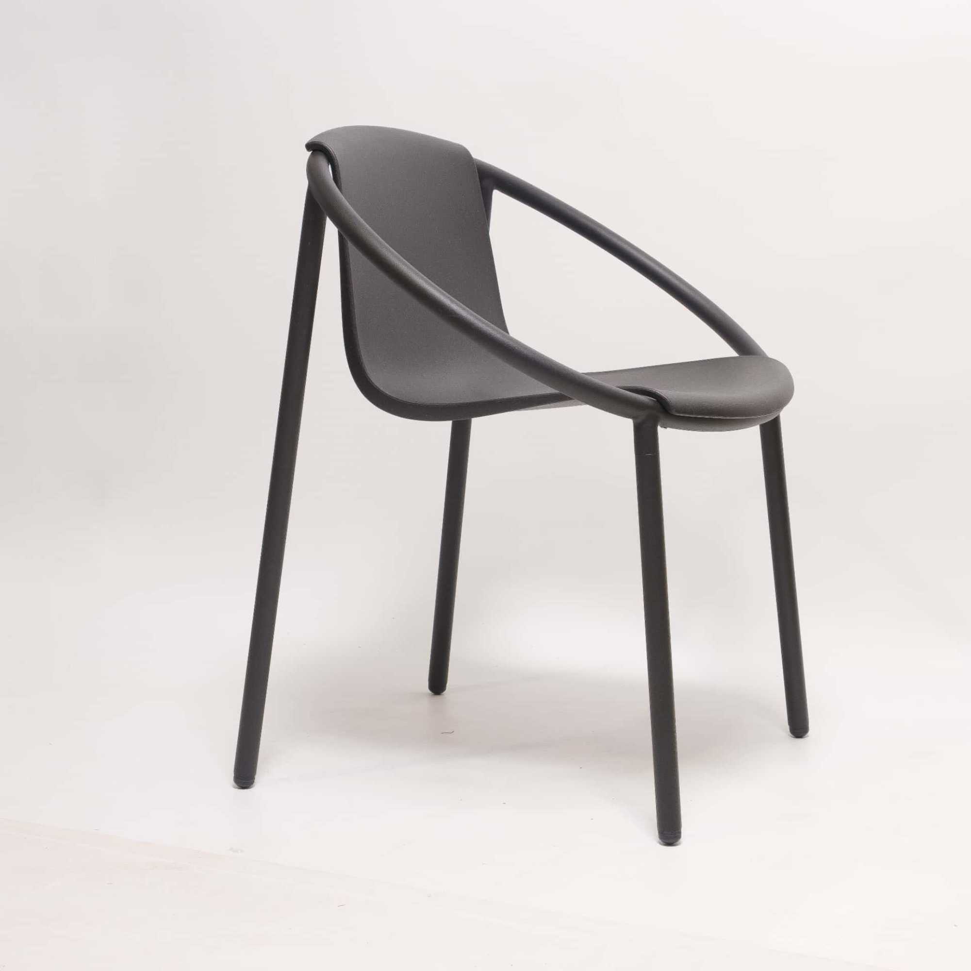 refurbished | Umbra Ringo Chair. black