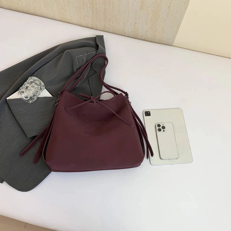 Women's Pu Leather Solid Color Classic Style Dumpling Shape Magnetic Buckle Shoulder Bag