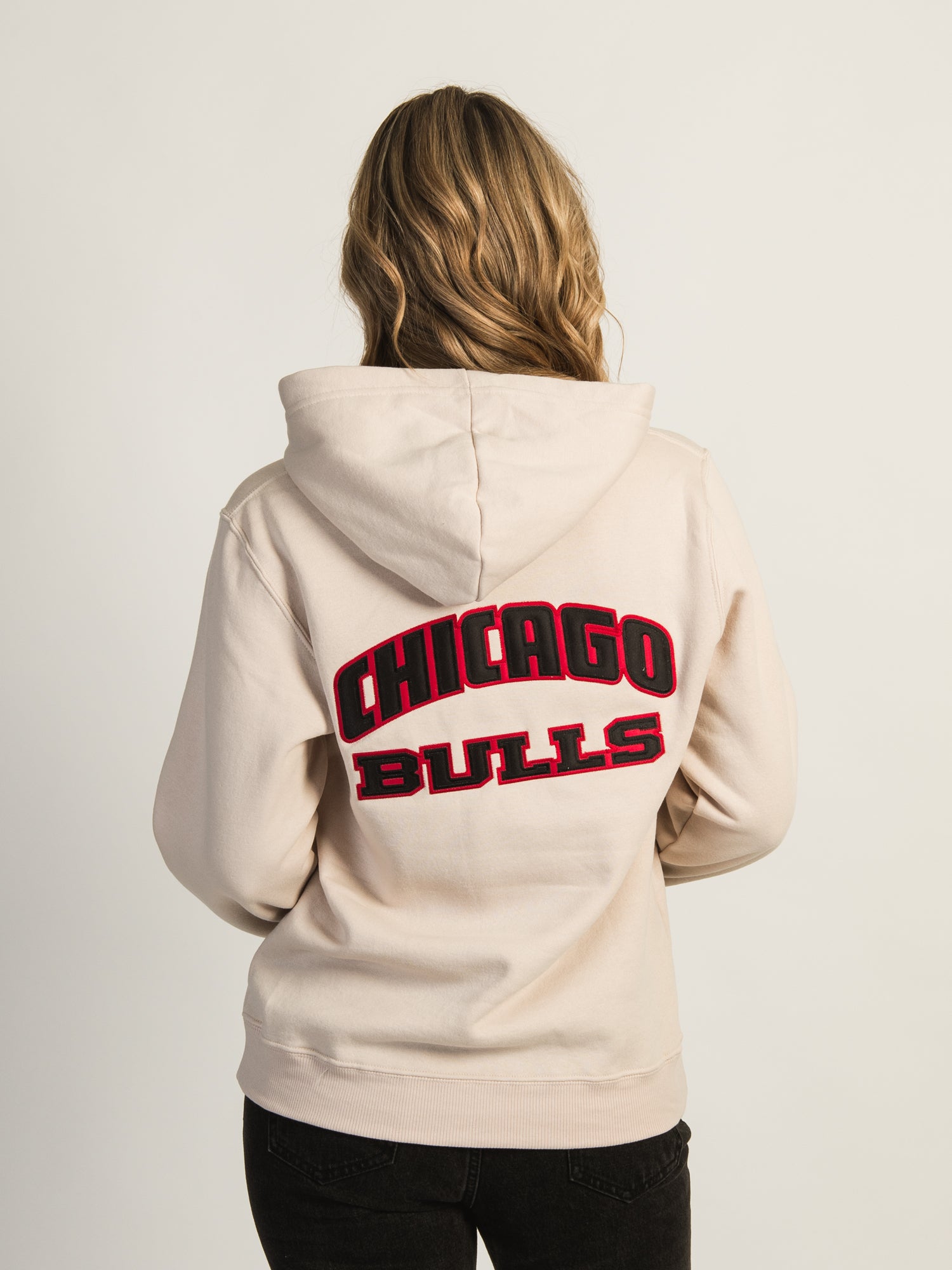 NBA CHICAGO BULLS GRADIENT EMBROIDERED HOODIE