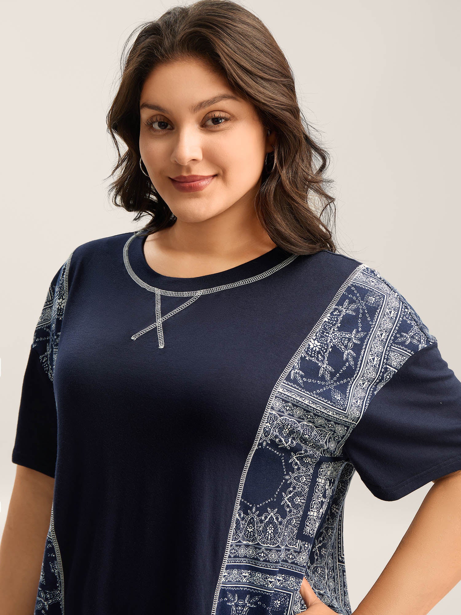 Geometric Print Spliced Solid T-Shirt