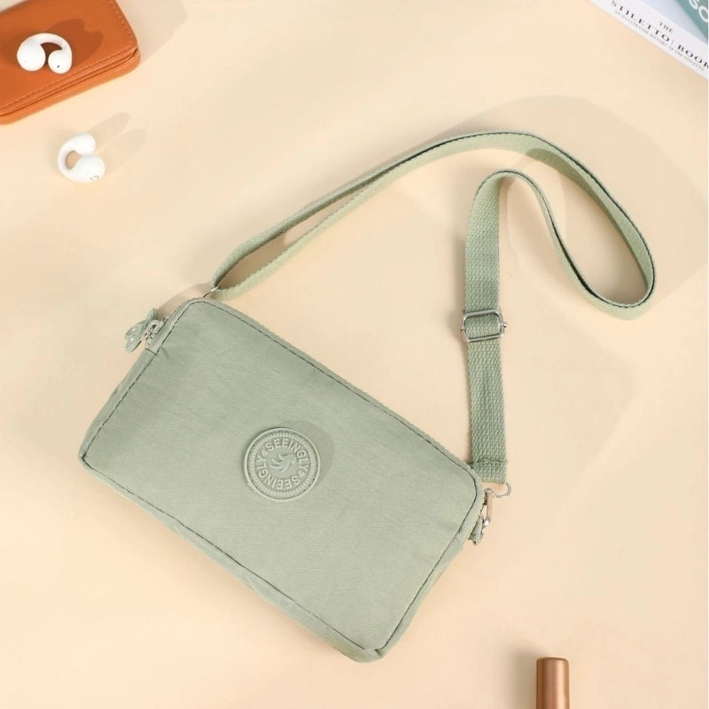 Unisex Medium Nylon Solid Color Basic Classic Style Zipper Phone Wallets