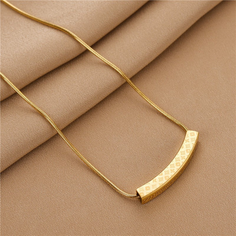 Titanium Steel Trendy Smiley Face Necklace For Women Plaid Old Flower Not Easy To Fade Fashionable And Versatile Snake Chain Simple Smile Clavicle Chain