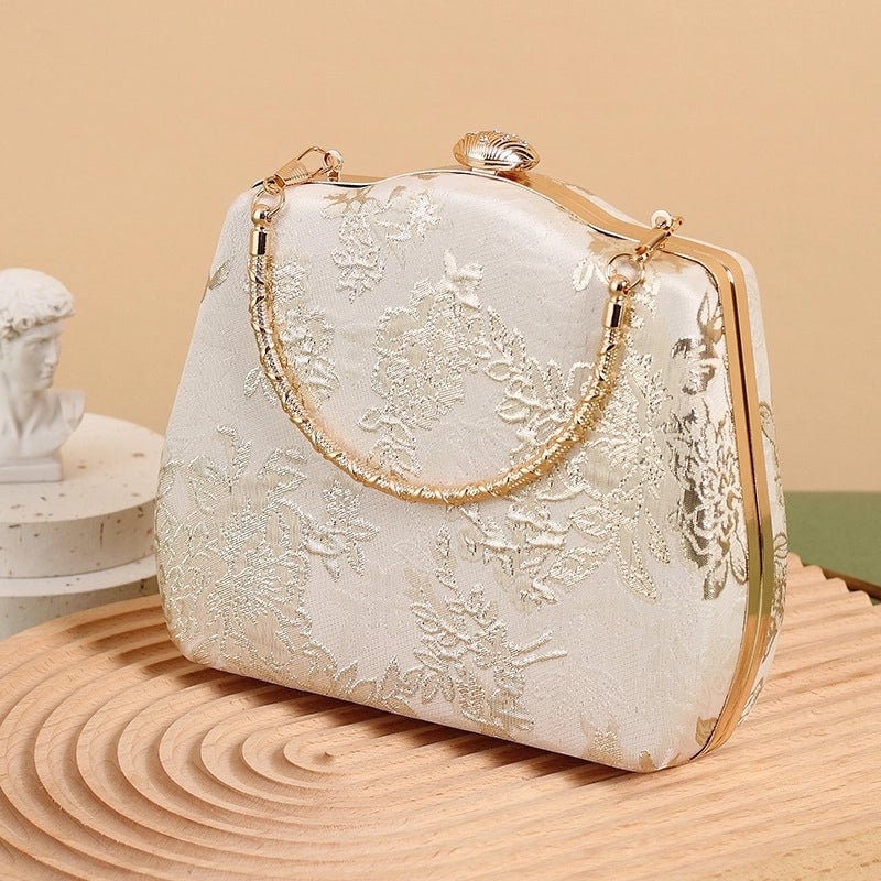 Women's Small Cloth Leaves Flower Elegant Vintage Style Embroidery Clasp Frame Handbag