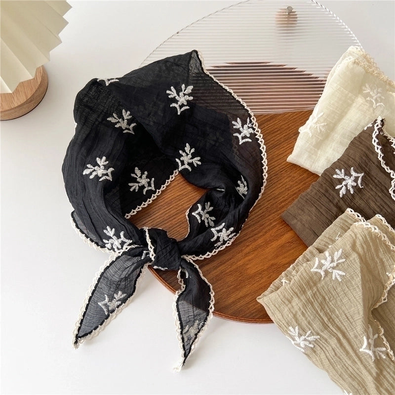 Women's Sweet Flower Knit Silk Scarf