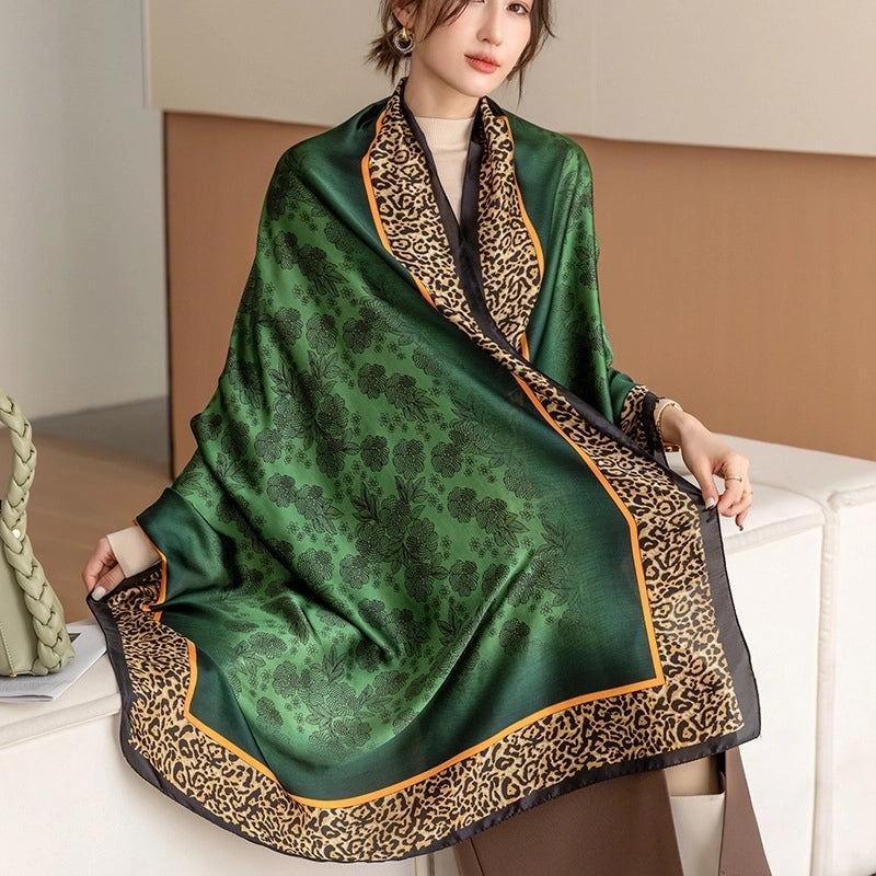 Women's Minimalist Streetwear Leopard Satin Printing And Dyeing Printing Scarf