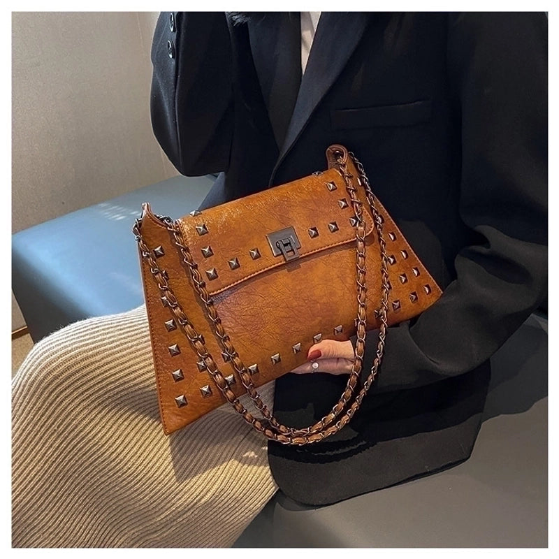 Women's Pu Leather Solid Color Streetwear Square Lock Clasp Shoulder Bag