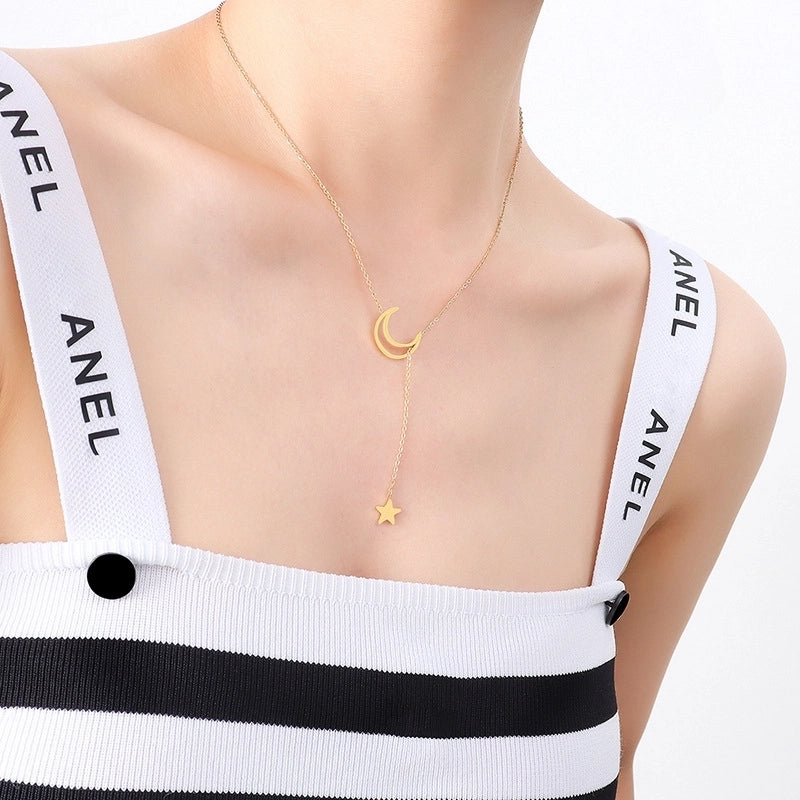 European And American New Star Moon Mini Pendant Star Moon Classic Popular Necklace Clavicle Chain Titanium Steel 18k Gold P315