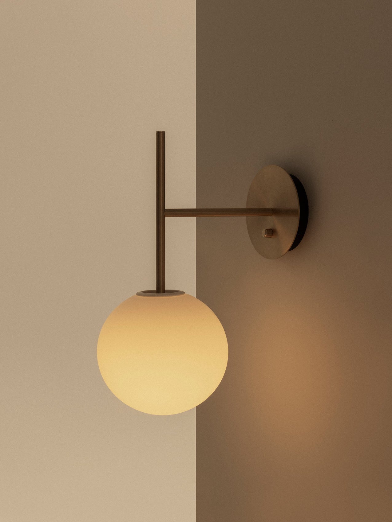 TR Bulb. Suspended Wall Lamp