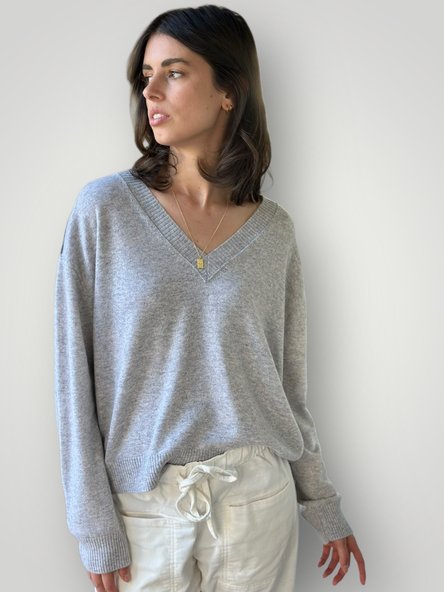 mavis  v neck knit-light grey marle cashmere