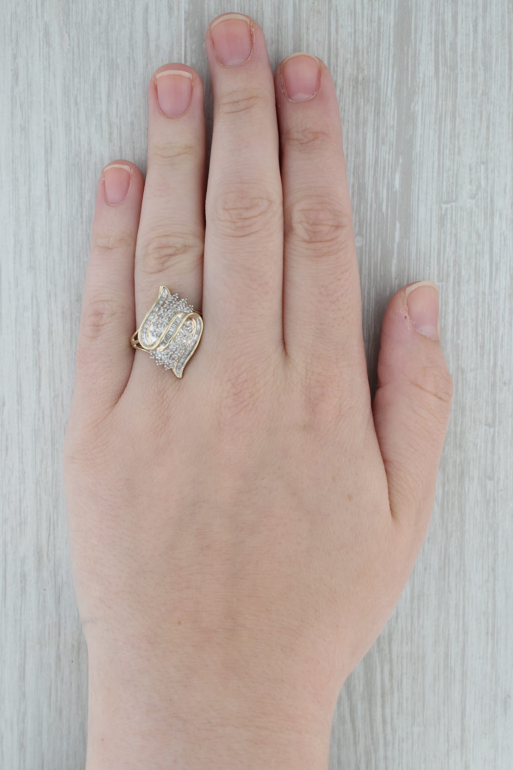 0.17ctw Diamond Cluster Ring 10k Yellow Gold Size 9.5