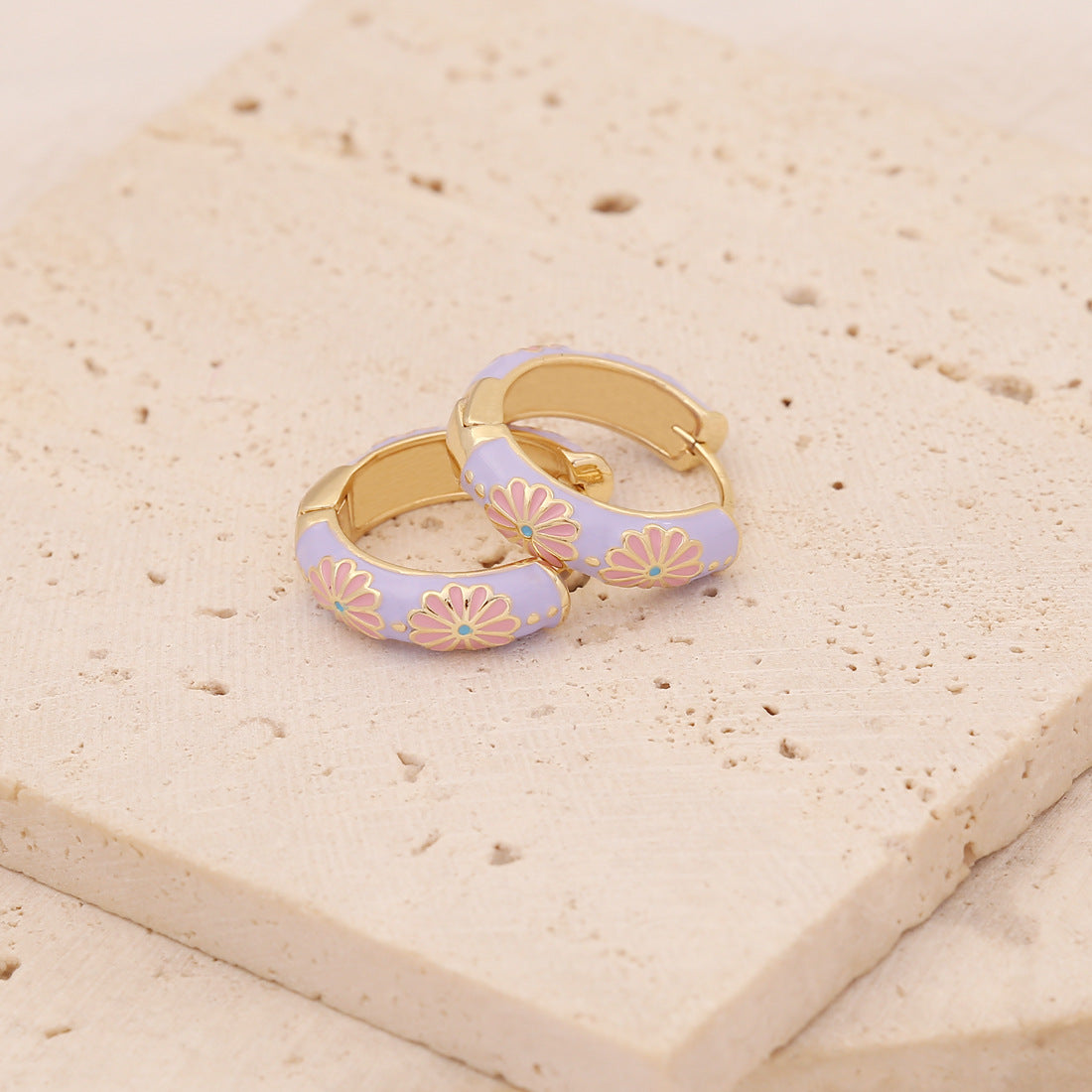 Women Retro Vintage Little Daisy U-Shape Copper Oil Dripping Earrings