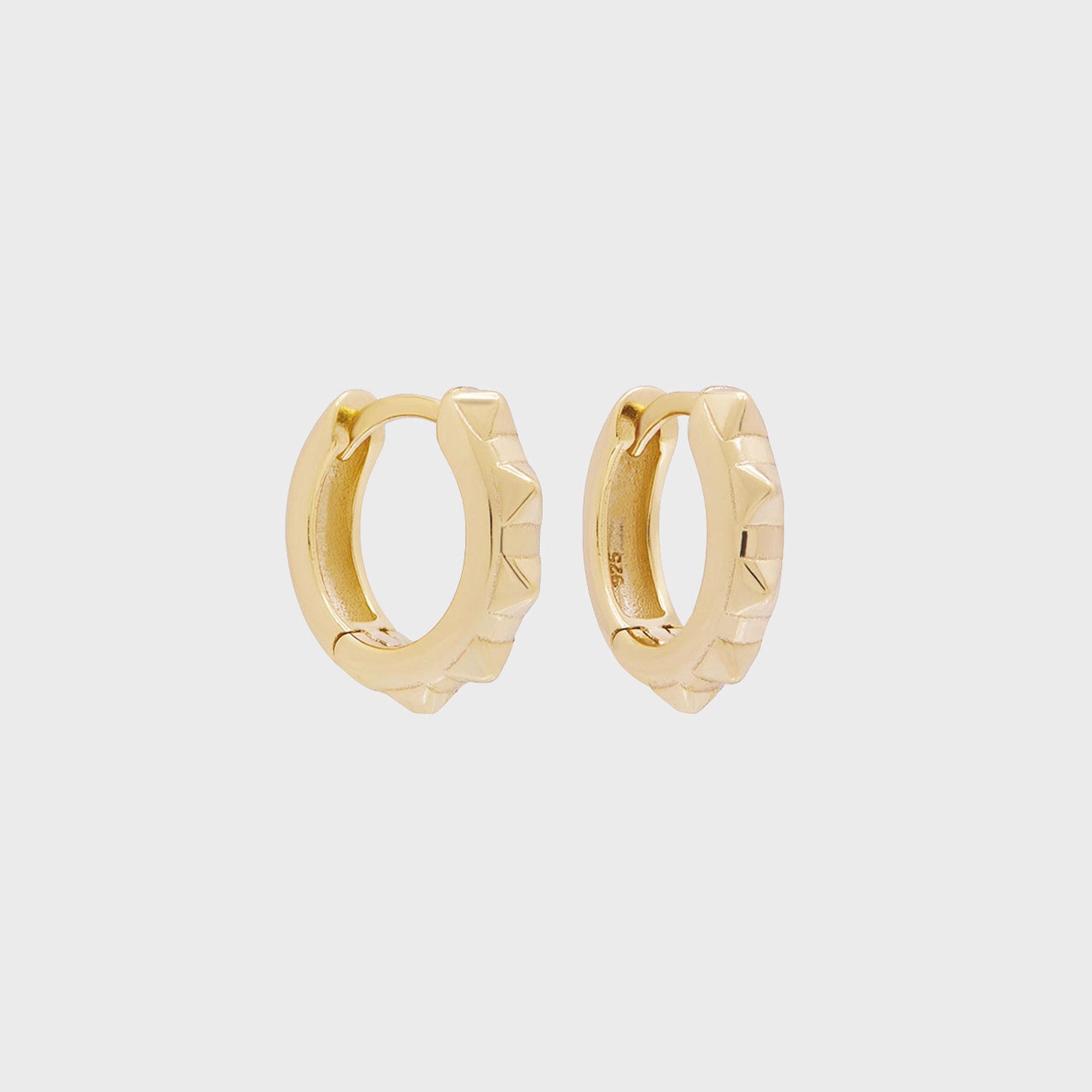 SHASHI Rocker Huggie Earring - Gold