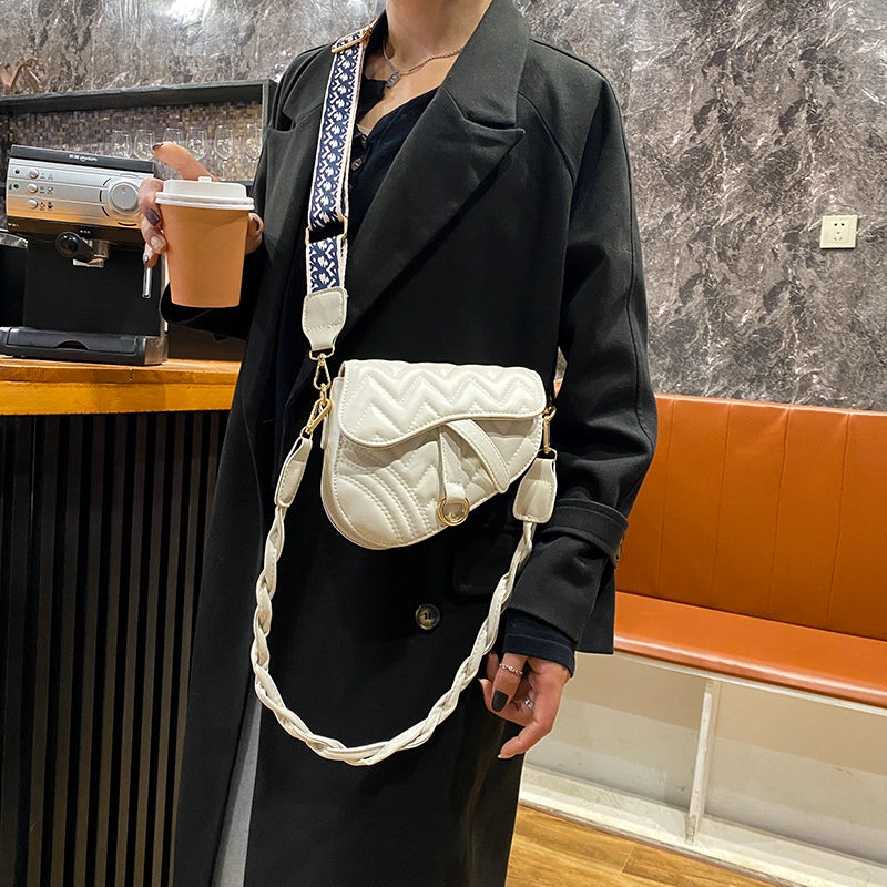 Popular New Trendy Diamond Texture Shoulder Crossbody Saddle Bag