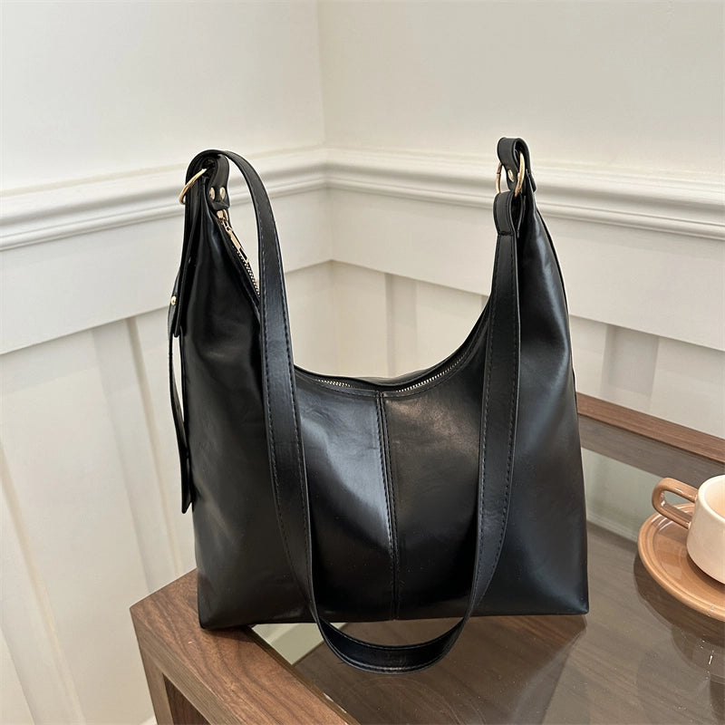 Women's Medium Pu Leather Solid Color Vintage Style Classic Style Zipper Underarm Bag