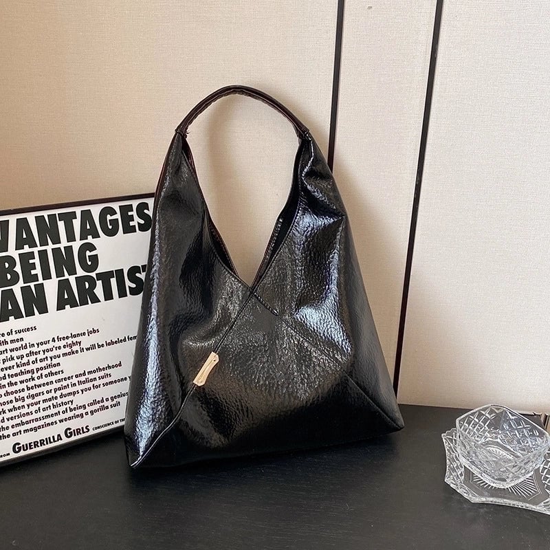 Women's Medium Pu Leather Solid Color Vintage Style Classic Style Magnetic Buckle Underarm Bag