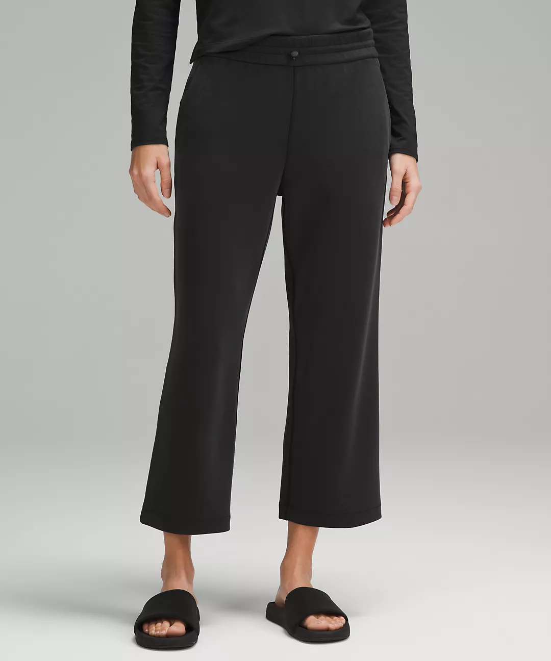 Softstreme High-Rise Straight-Leg Cropped Pant
