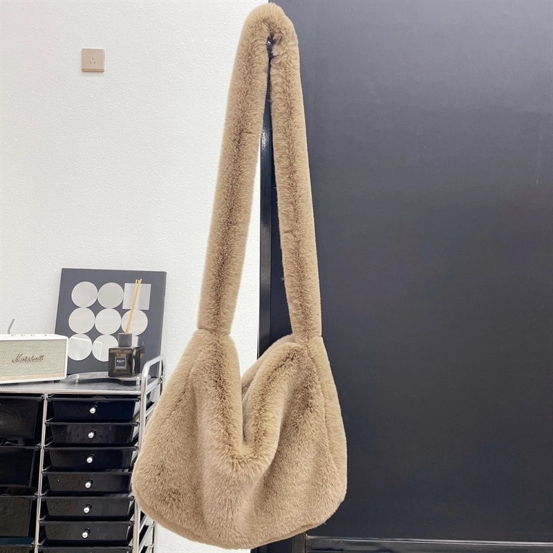 Women's Large All Seasons Plush Solid Color Streetwear Square Zipper Shoulder Bag