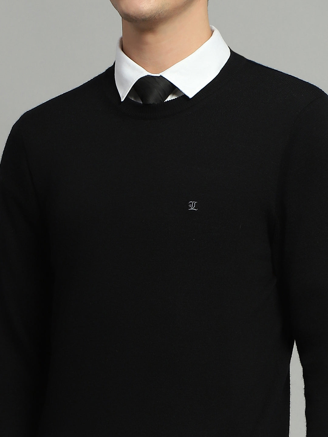 Men Black Solid Round Neck Full Sleeve Pullover