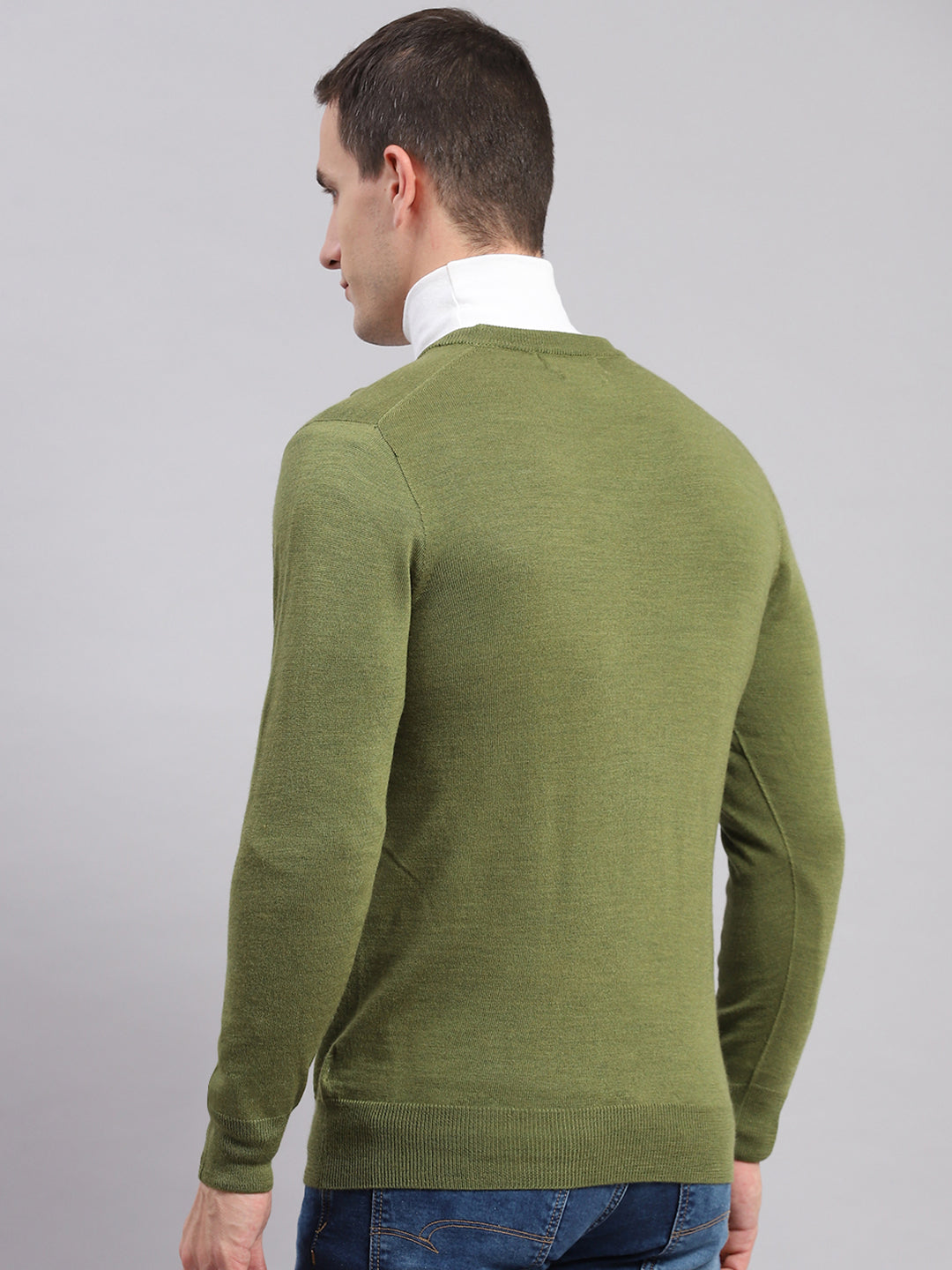 Men Green Solid V Neck Full Sleeve Pullover