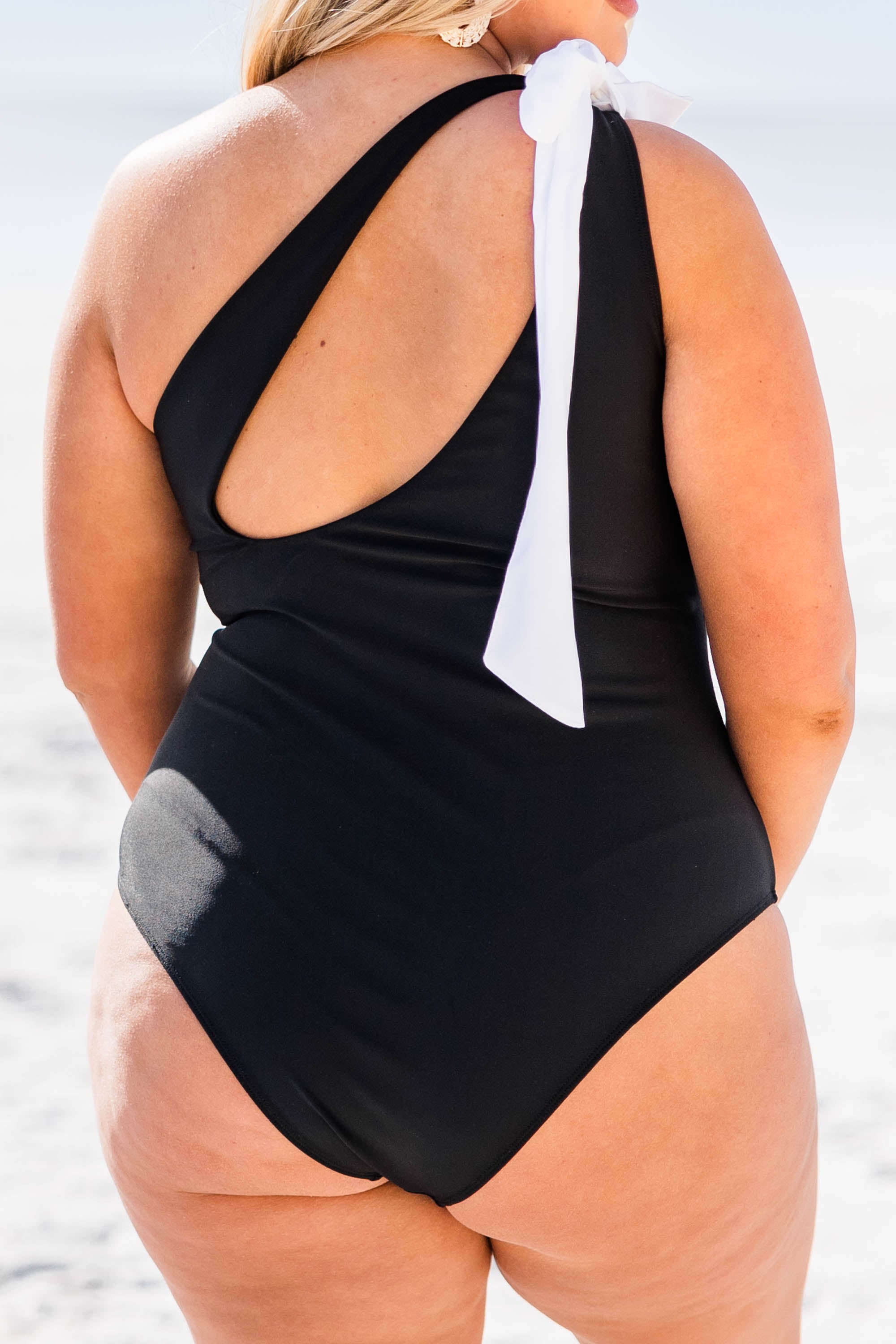 Beach Daydreamin' Swimsuit. Black