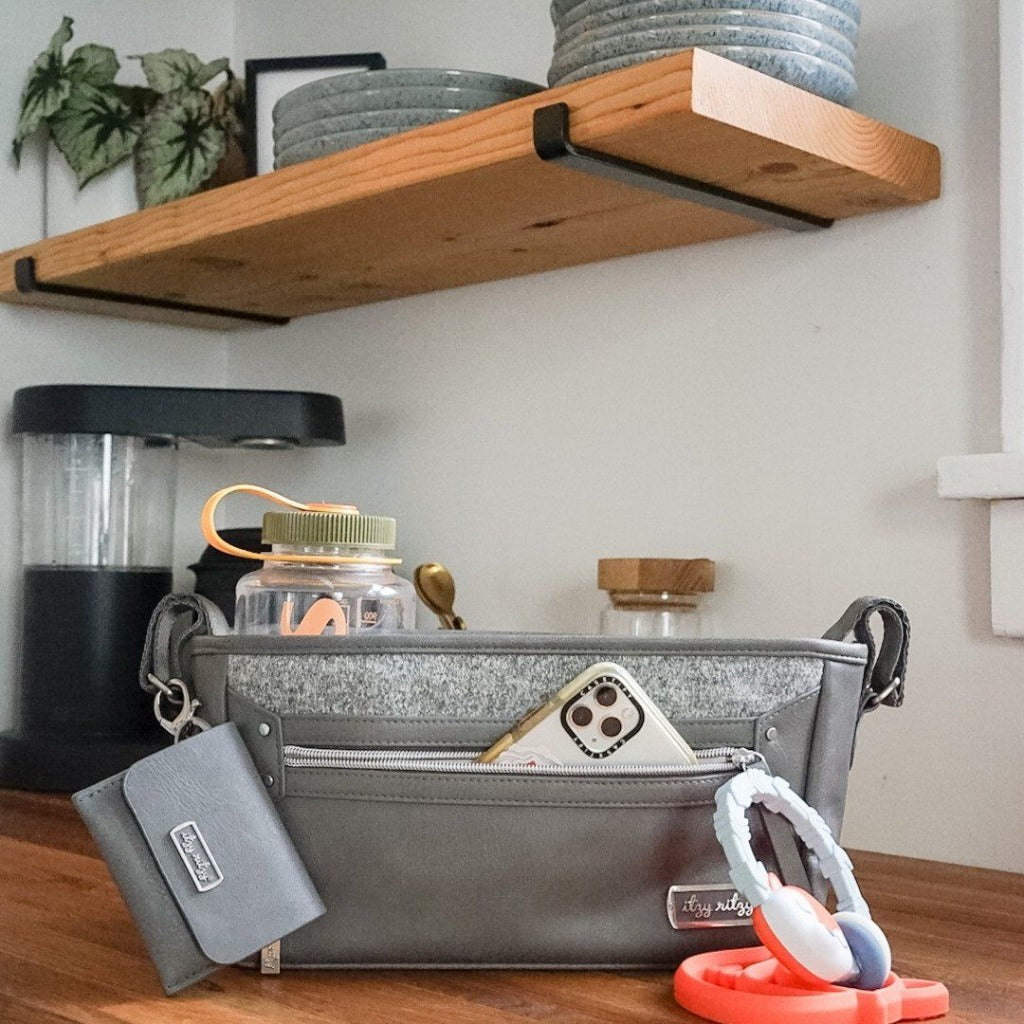 Itzy Mini Wallet? Card Holder and Key Chain Charm