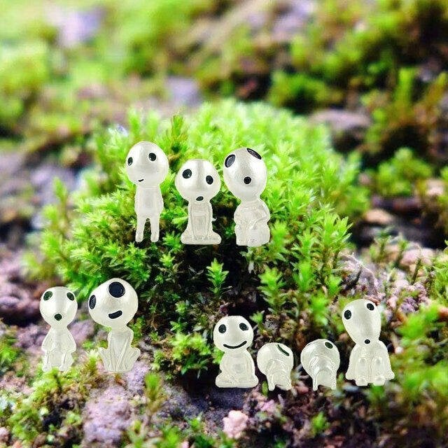 🔥2024 NEW YEAR SALE👻Luminous garden ghost miniature figurines