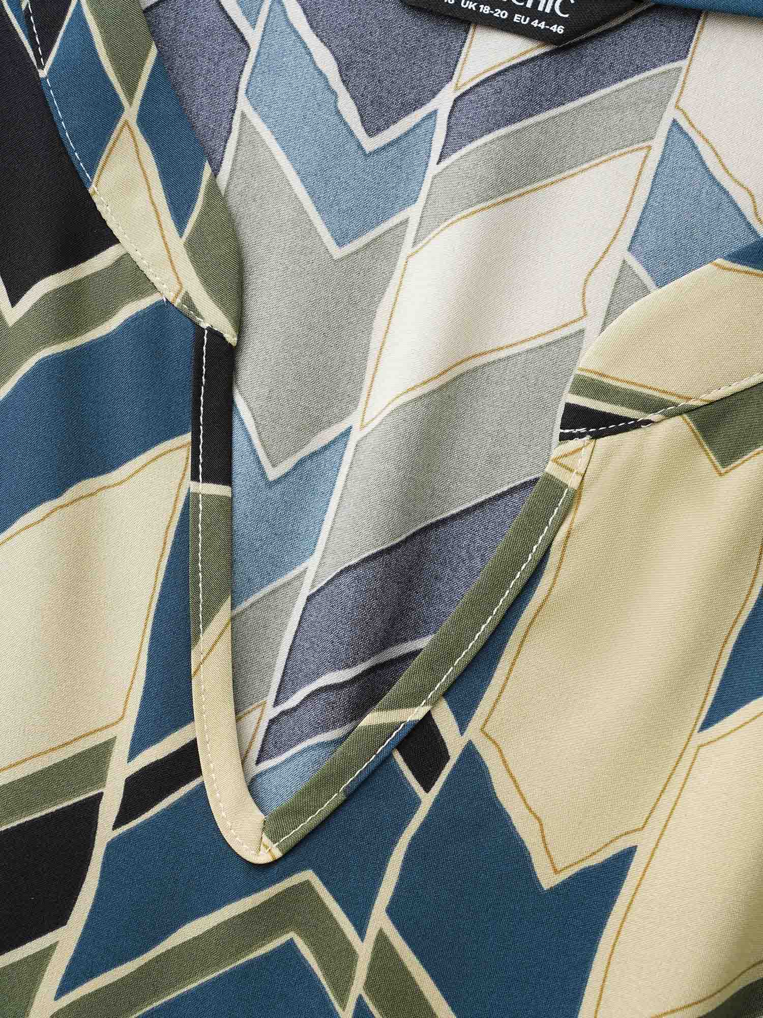 Geometric Contrast Lantern Sleeve Dress