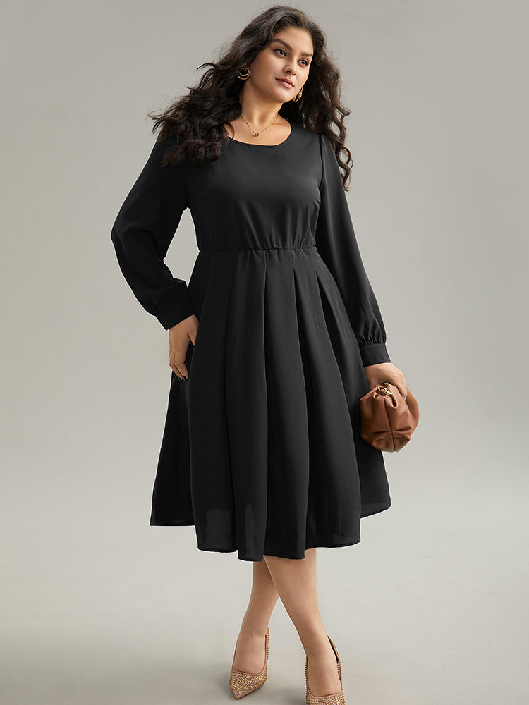 Static-Free Plain Pleated Pocket Dress