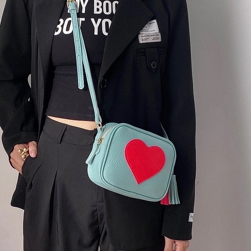 Women's Small Pu Leather Heart Shape Solid Color Streetwear Square Zipper Crossbody Bag