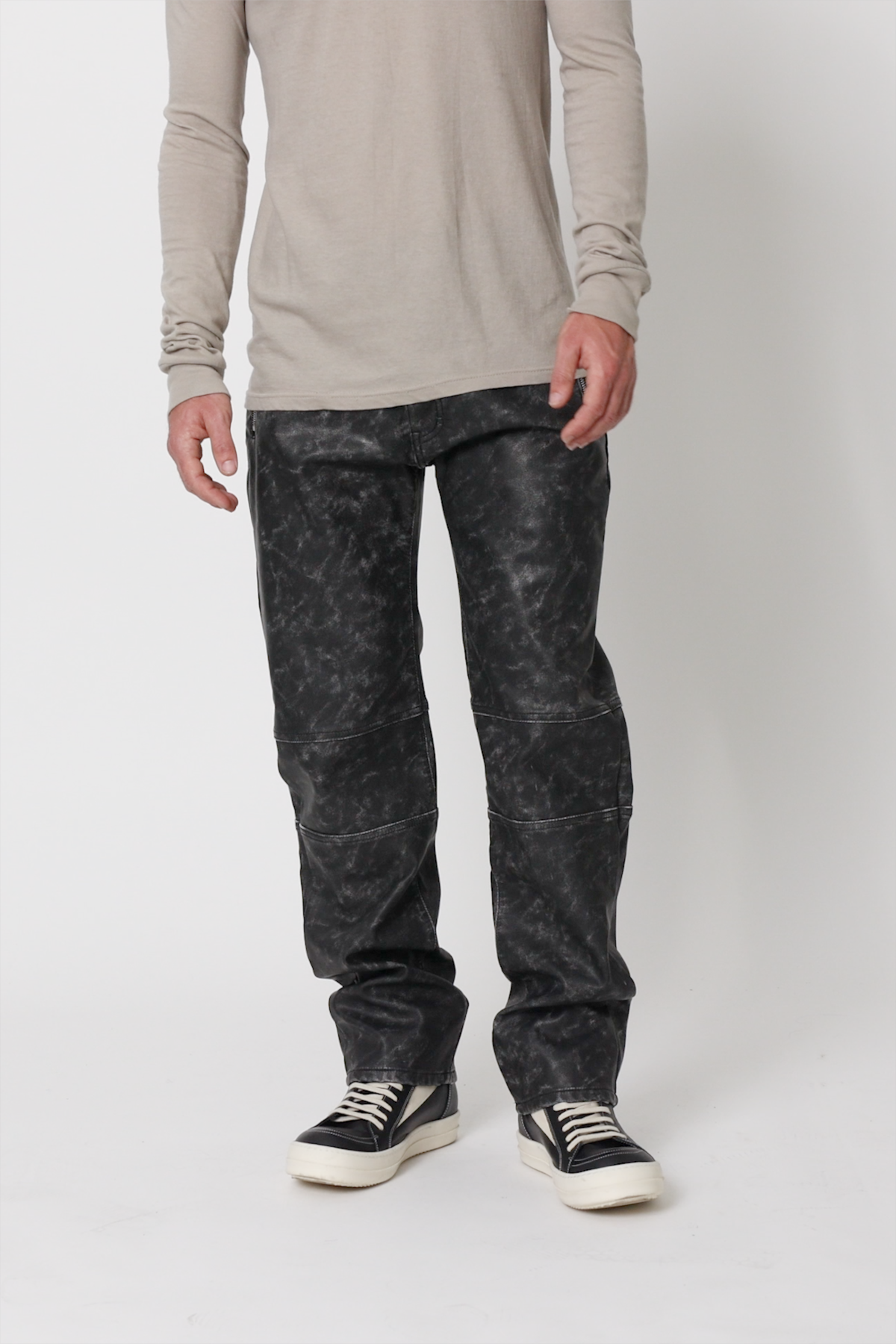 V706 Washed Leather Pants - Black
