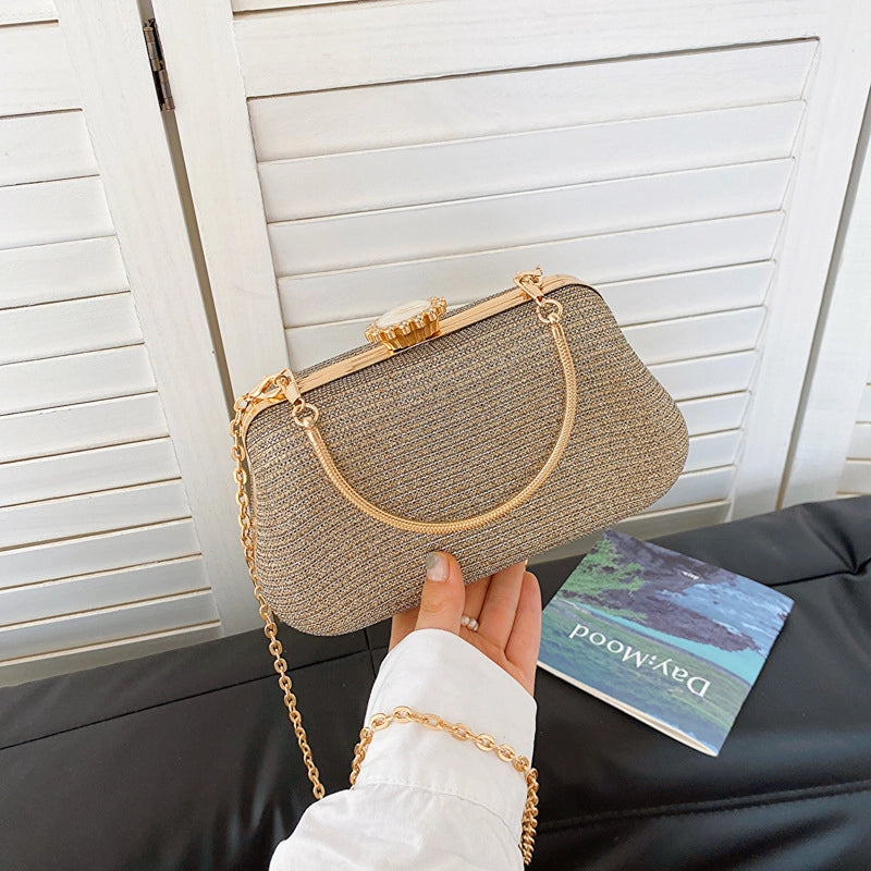 Women's Medium Polyester Solid Color Elegant Vintage Style Square Lock Clasp Evening Bag