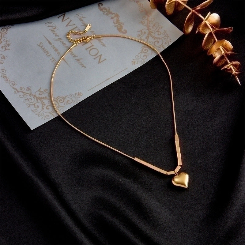 304 Stainless Steel 18K Gold Plated Fashion Inlaid Gold Heart Necklace