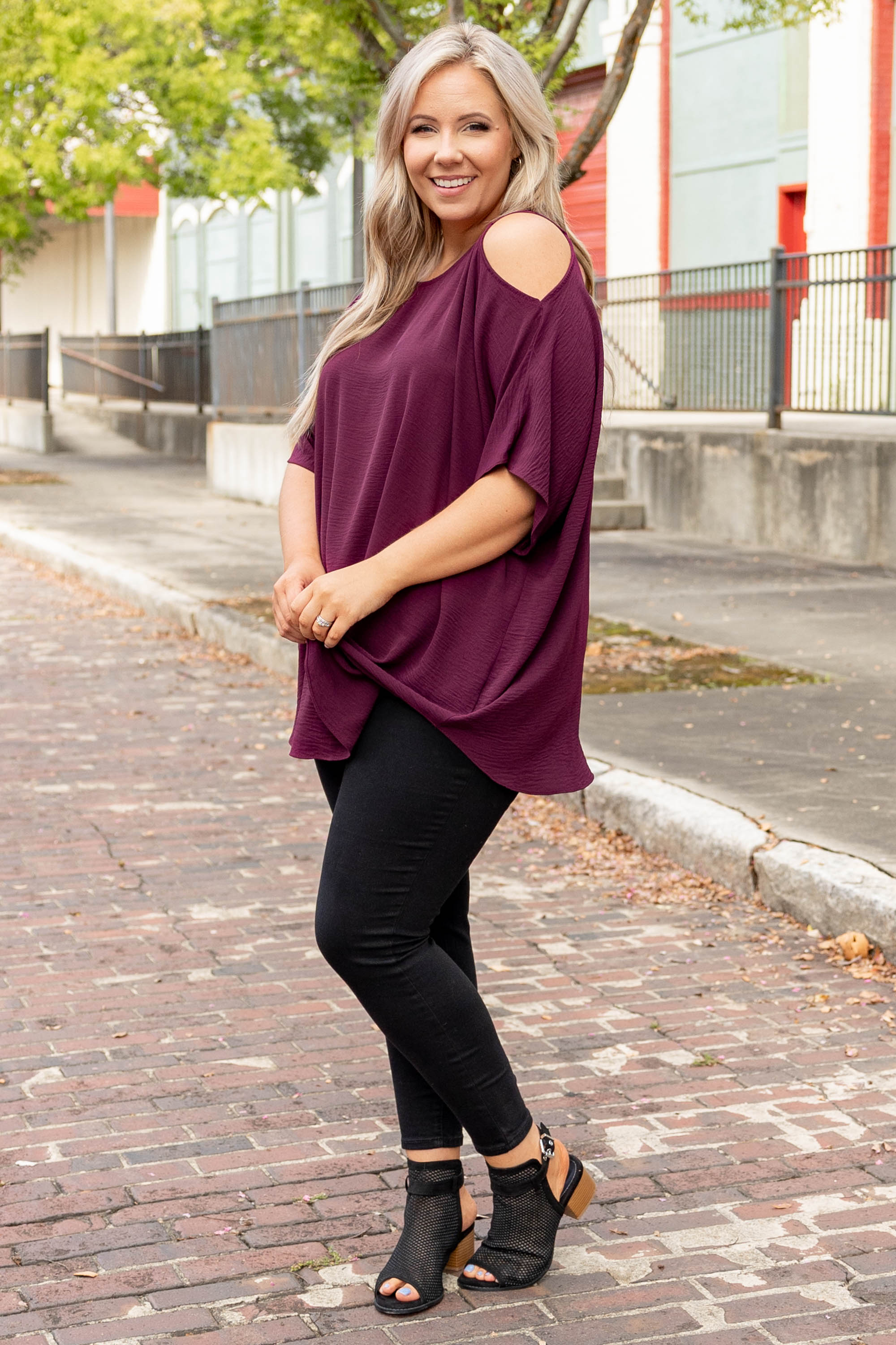 Summertime Magic Top. Burgundy