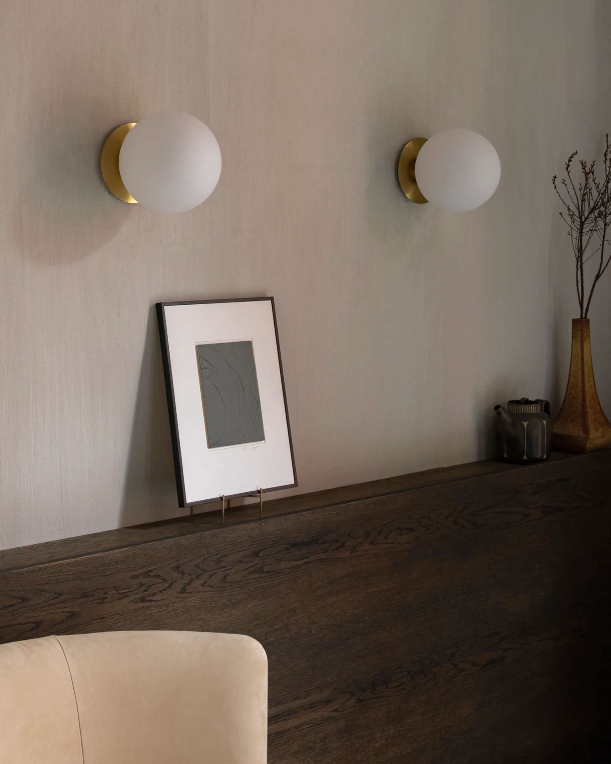 Audo TR Bulb Ceiling/Wall Lamp . TR Matte Bulb/Brushed Brass