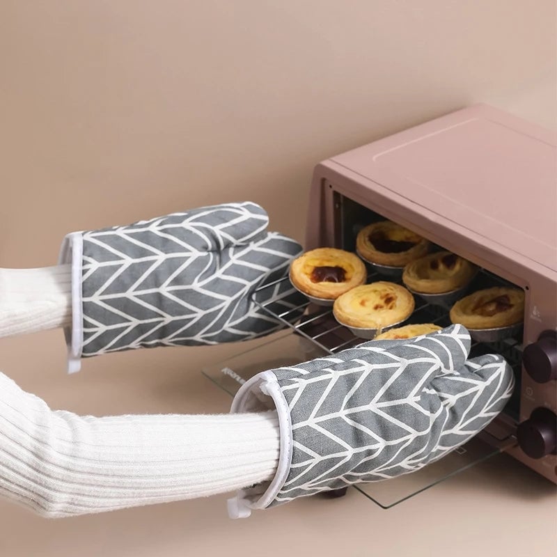 MICROWAVE OVEN GLOVES