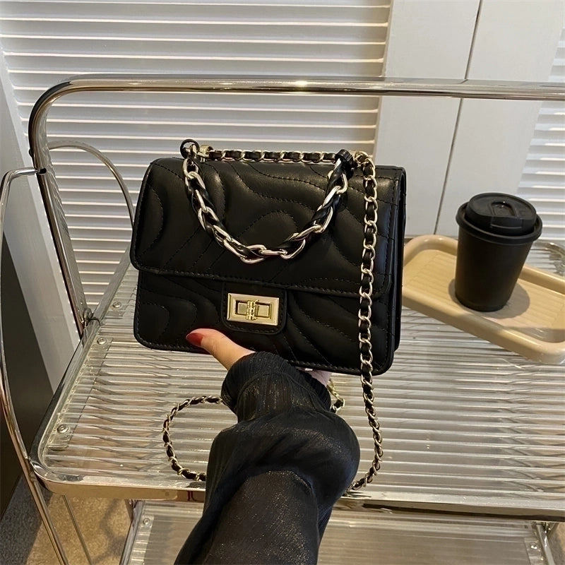 Women's Pu Leather Solid Color Streetwear Square Lock Clasp Handbag
