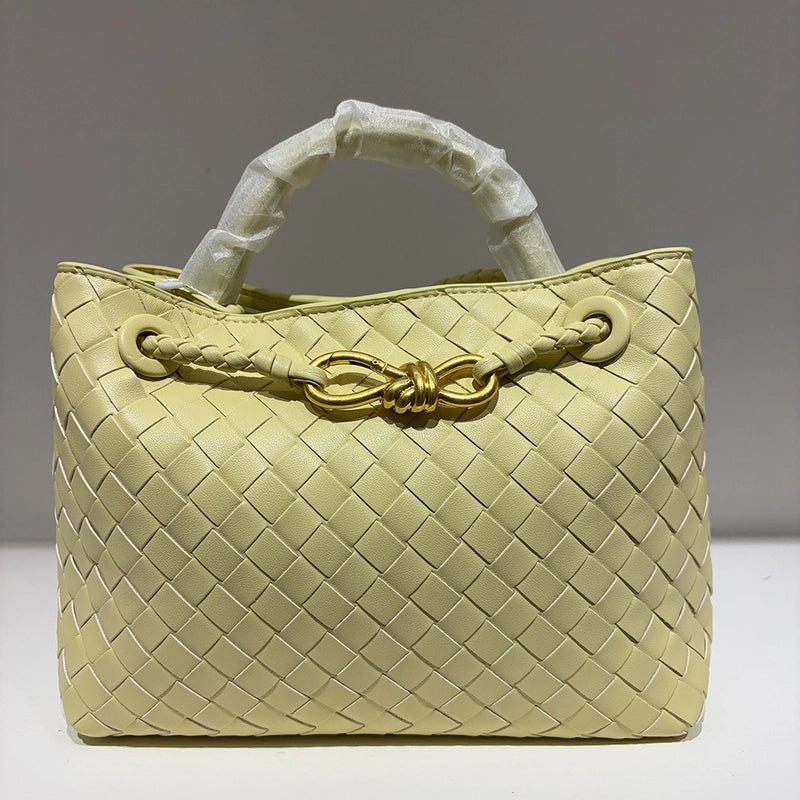 Women's Pu Leather Solid Color Classic Style Weave Square Magnetic Buckle Shoulder Bag