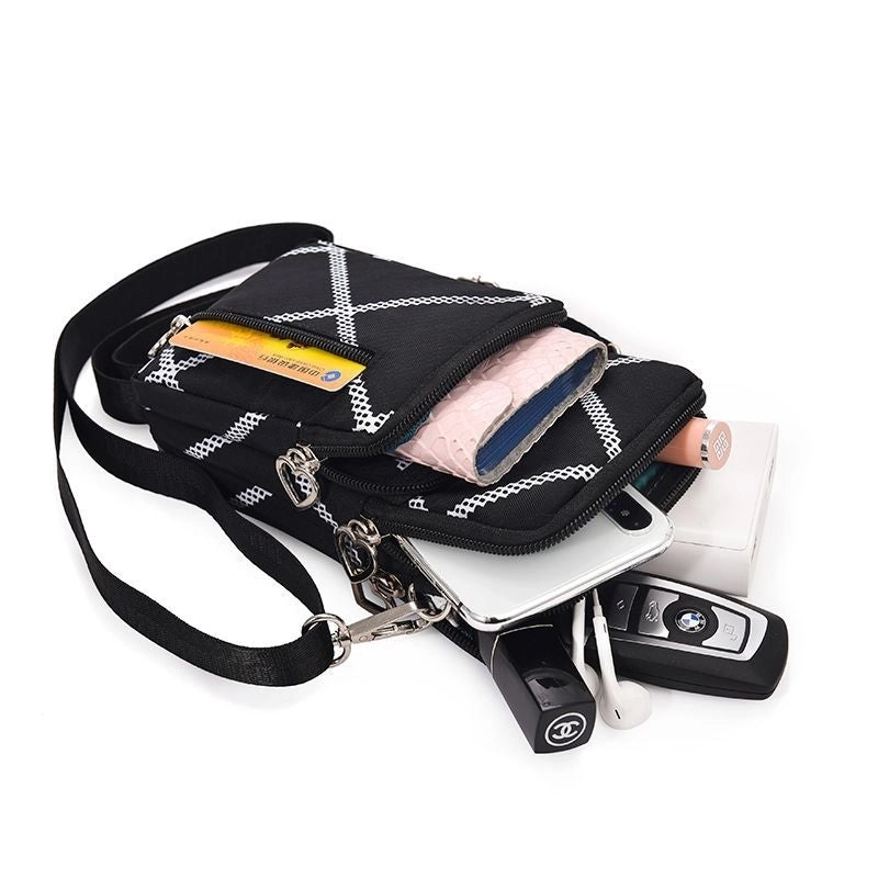 Women's All Seasons Nylon Streetwear Phone Wallets